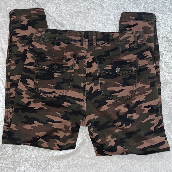 White House Black Market Camo Slim Crop Pants sz 2 - Picture 4 of 8